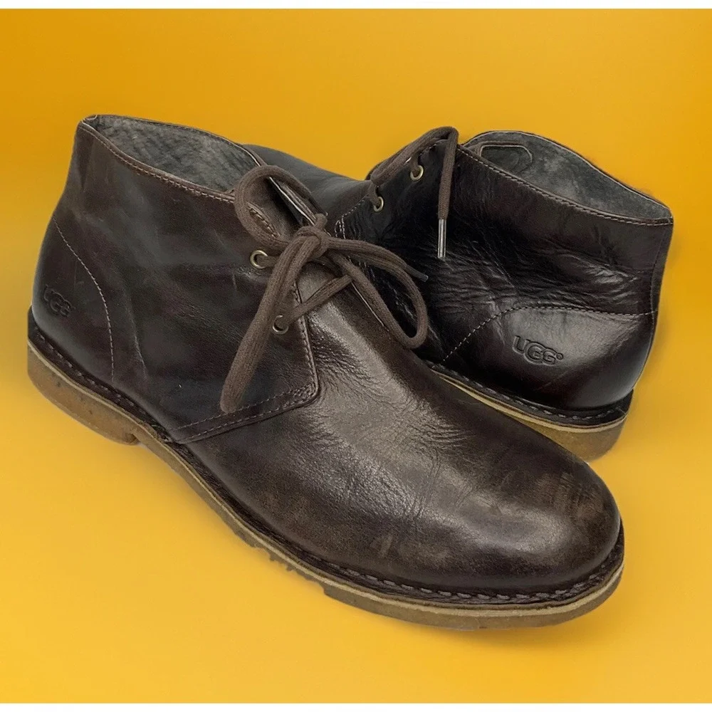 UGG Leighton Chukka Boot 3275 Leather Shoes Chocolate Brown 2 eye Men Sz 12‎
